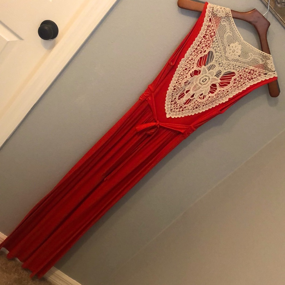 Red Maxi Dress with Lace Back 💃🏻